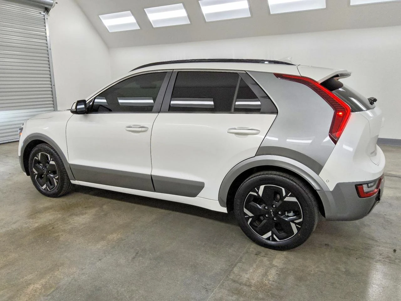 Kia Niro, снимка 2 - Автомобили и джипове - 56614126