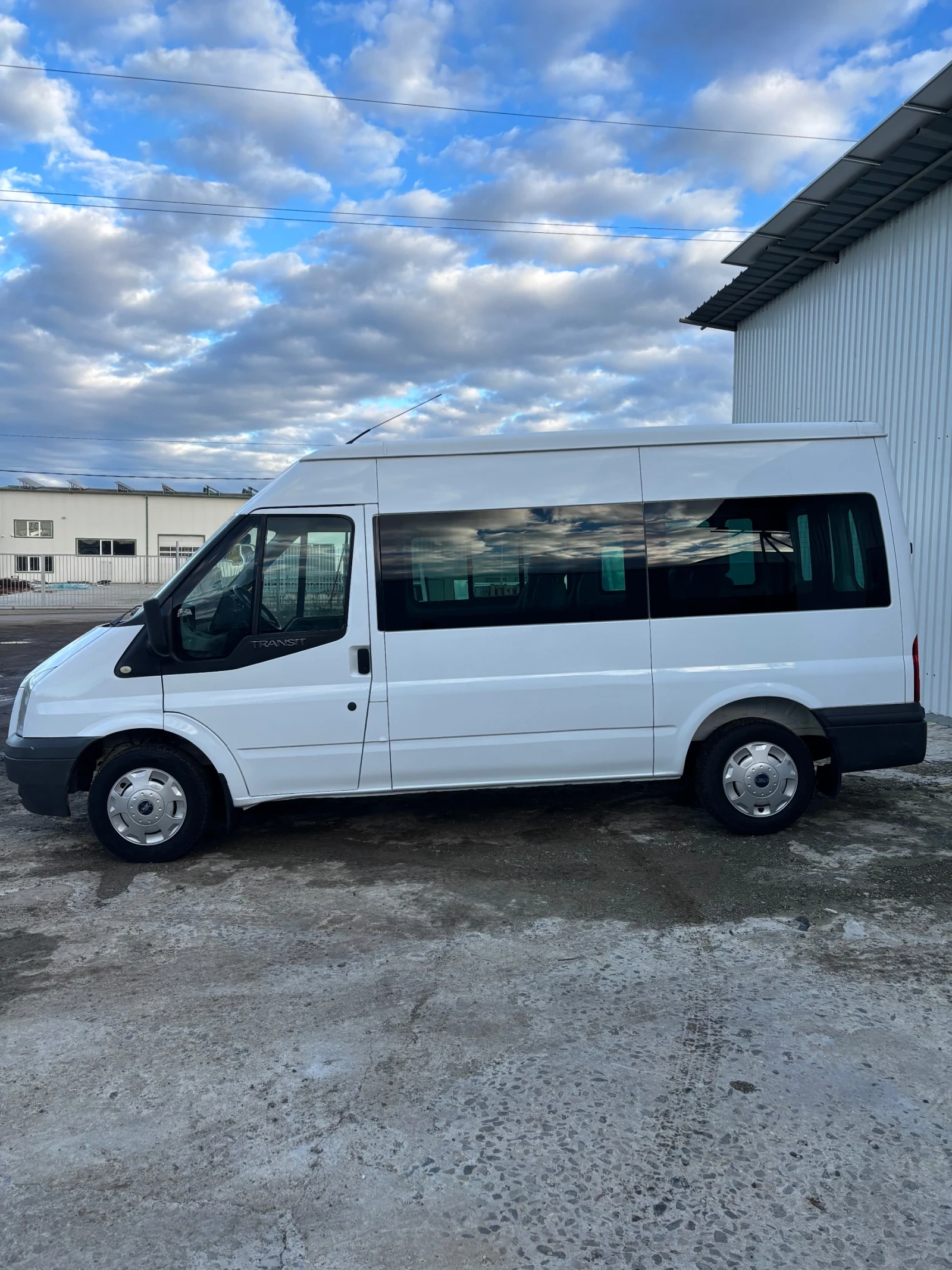 Ford Transit 2.2 Trend - изображение 3