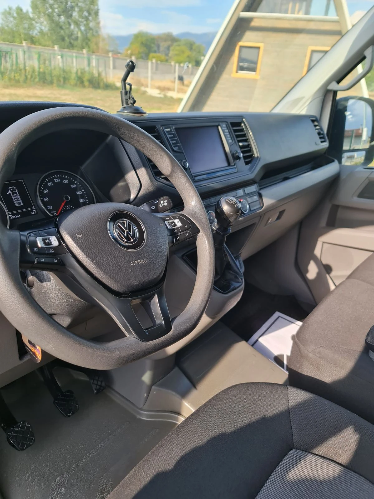 VW Crafter 2.0 TDI, снимка 9 - Бусове и автобуси - 55930416