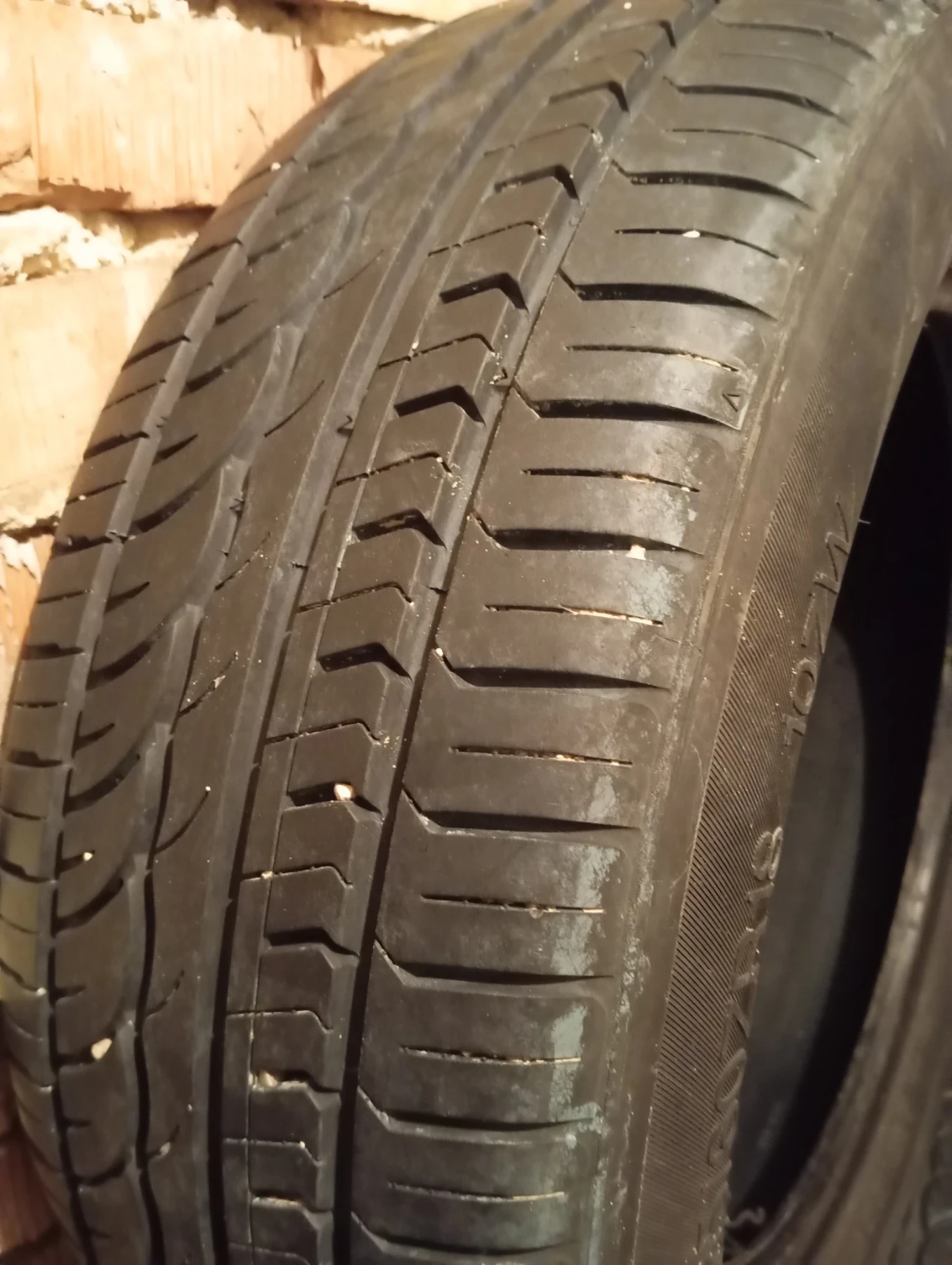 Гуми Летни 235/60R18, снимка 2 - Гуми и джанти - 53784981