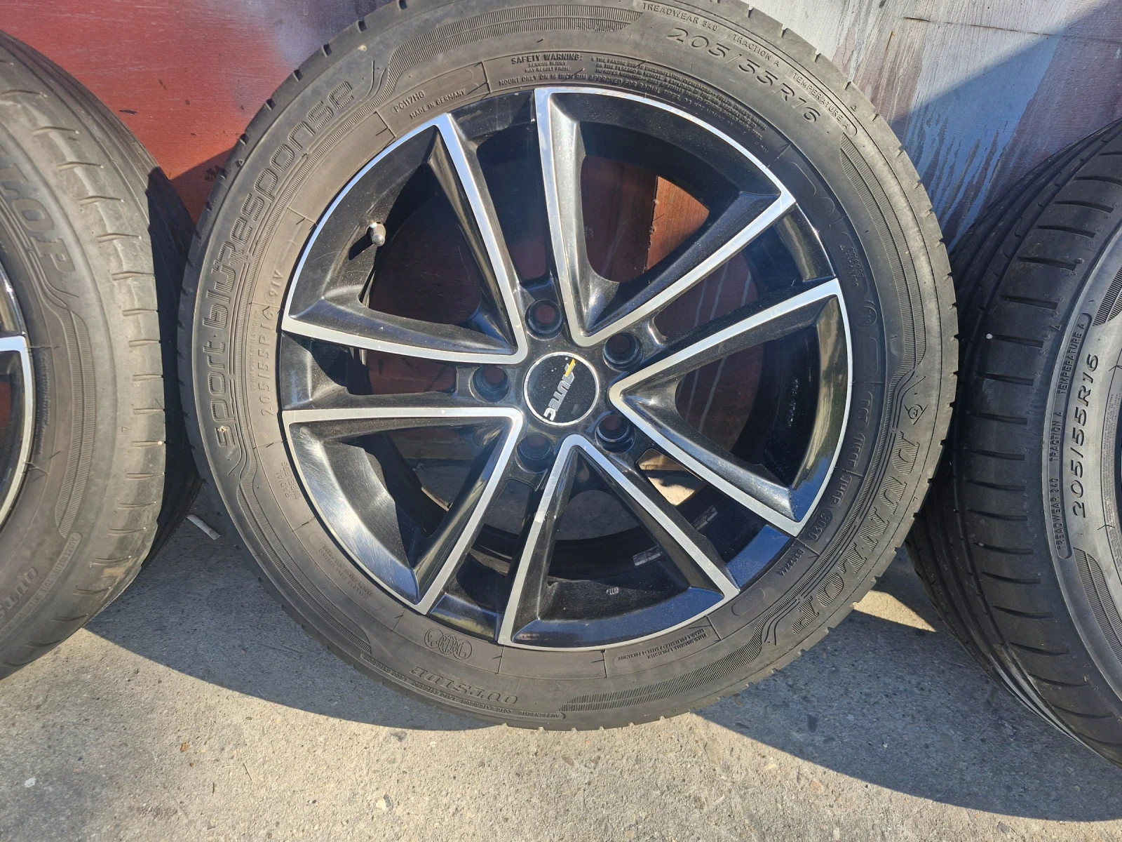Гуми с джанти Dunlop 205/55R16, снимка 3 - Гуми и джанти - 56121249