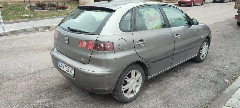 Seat Ibiza, снимка 4 - Автомобили и джипове - 47233569