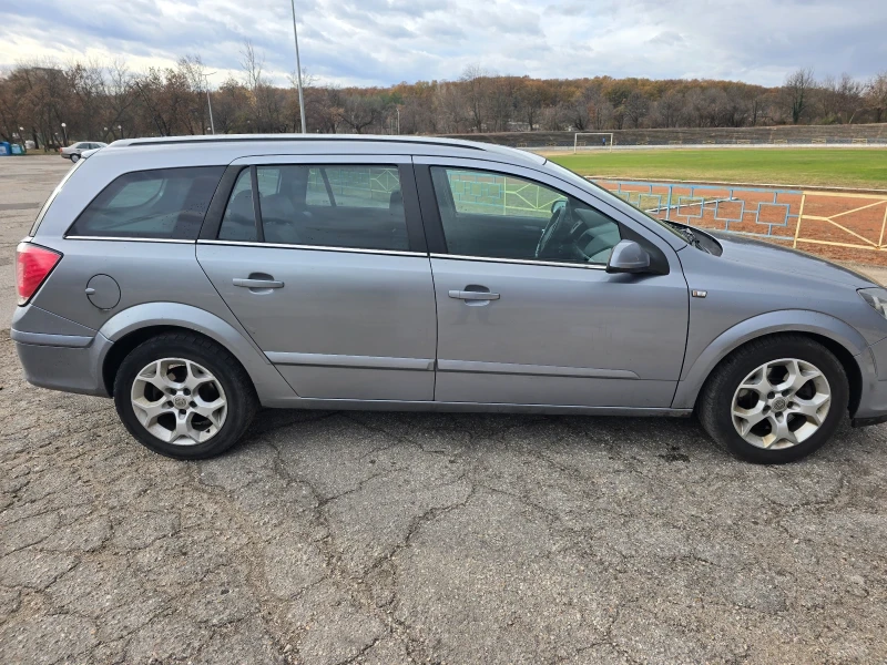 Opel Astra 1, 9, снимка 4 - Автомобили и джипове - 48050139