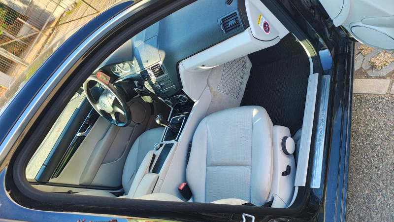 Mercedes-Benz C 200, снимка 10 - Автомобили и джипове - 51574547