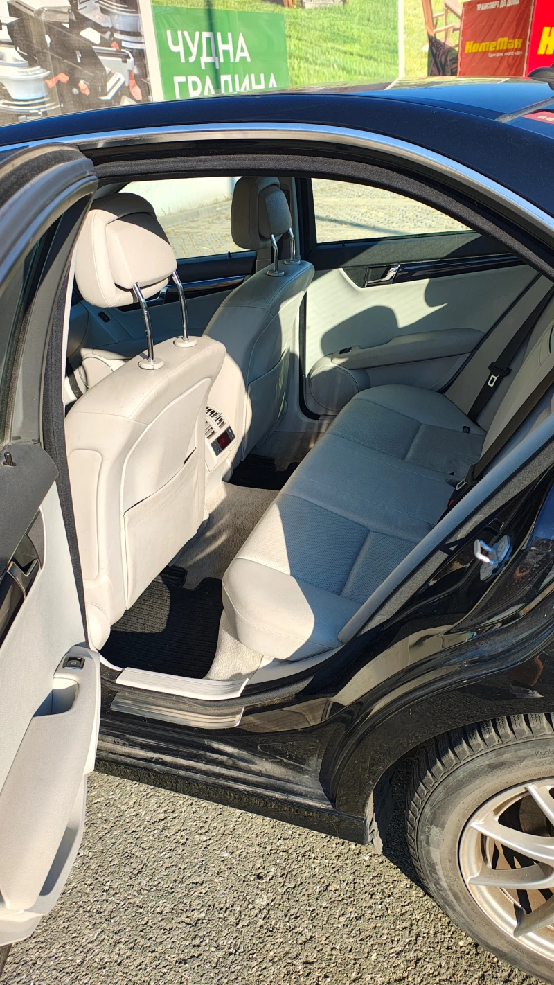 Mercedes-Benz C 200, снимка 16 - Автомобили и джипове - 51574547