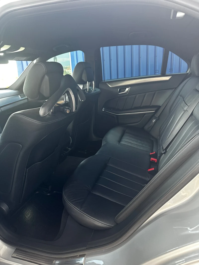 Mercedes-Benz E 250 CDI, снимка 12 - Автомобили и джипове - 52329718