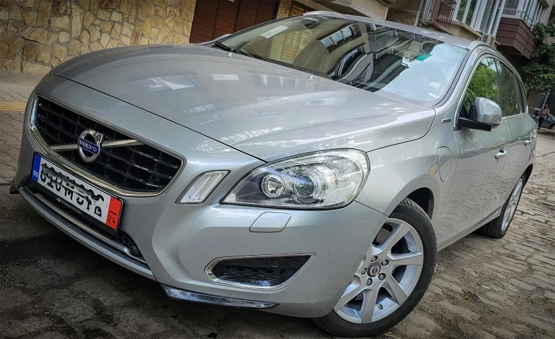 Volvo V60 Plug-in hybrid, снимка 2 - Автомобили и джипове - 52182132