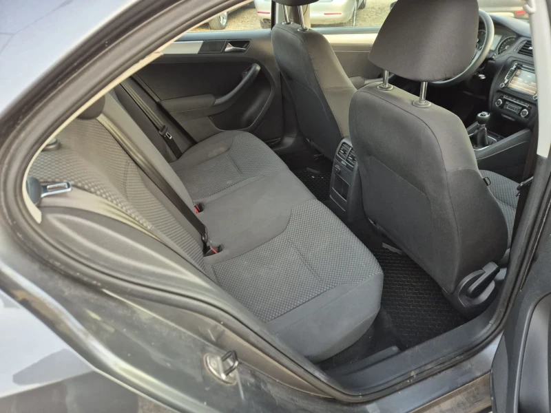 VW Jetta 1.2 FSI, снимка 12 - Автомобили и джипове - 52828309