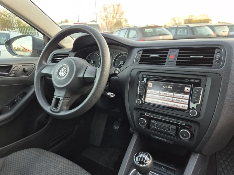 VW Jetta 1.2 FSI, снимка 10 - Автомобили и джипове - 52828309