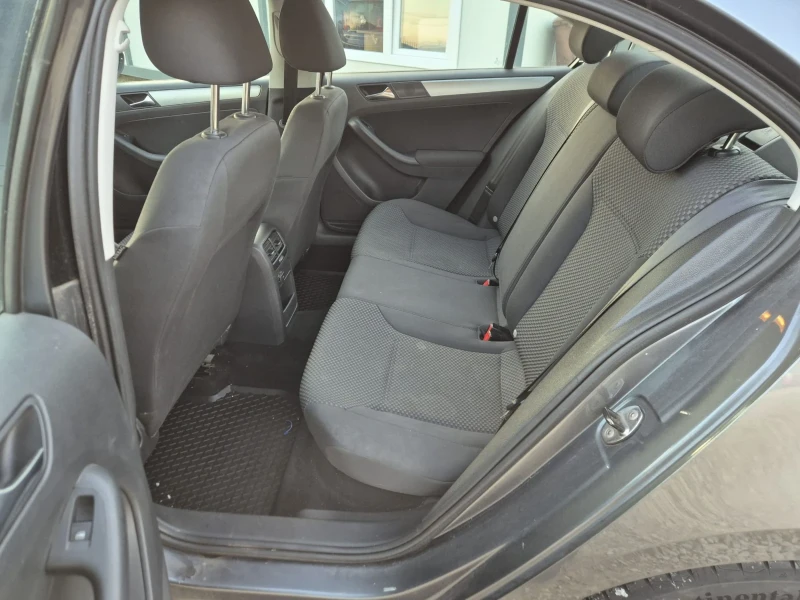 VW Jetta 1.2 FSI, снимка 13 - Автомобили и джипове - 52828309