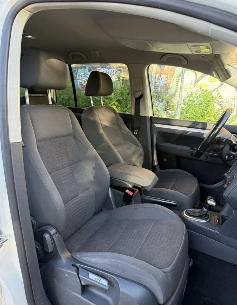 VW Touran 2.0 TDI R-Line 170 k.c. DSG, снимка 8 - Автомобили и джипове - 52842723