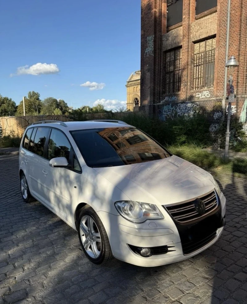 VW Touran 2.0 TDI R-Line 170 k.c. DSG, снимка 2 - Автомобили и джипове - 52842723
