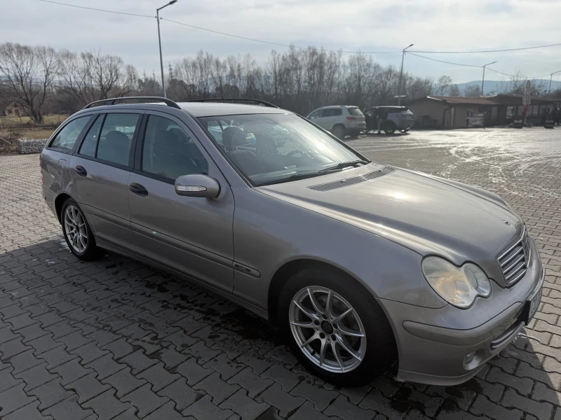Mercedes-Benz C 220, снимка 6 - Автомобили и джипове - 53211403