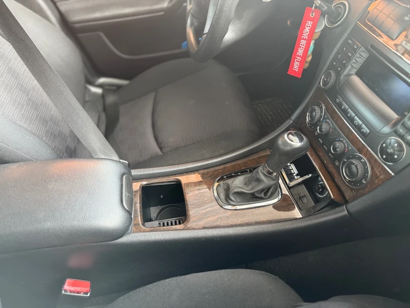 Mercedes-Benz C 220, снимка 17 - Автомобили и джипове - 53211403