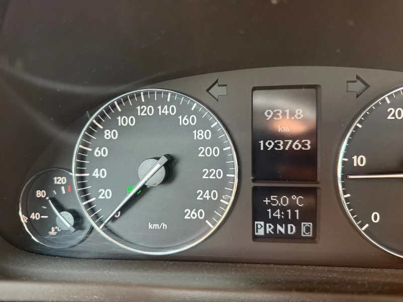 Mercedes-Benz C 220, снимка 15 - Автомобили и джипове - 53211403