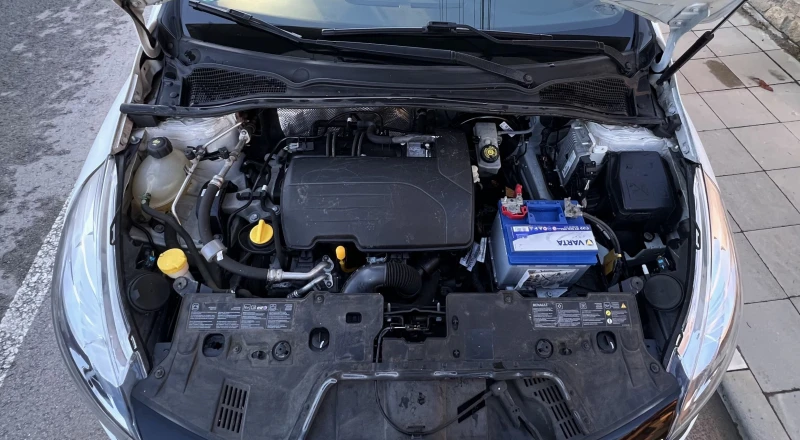 Renault Clio 1.2i 2015г, снимка 14 - Автомобили и джипове - 53438033