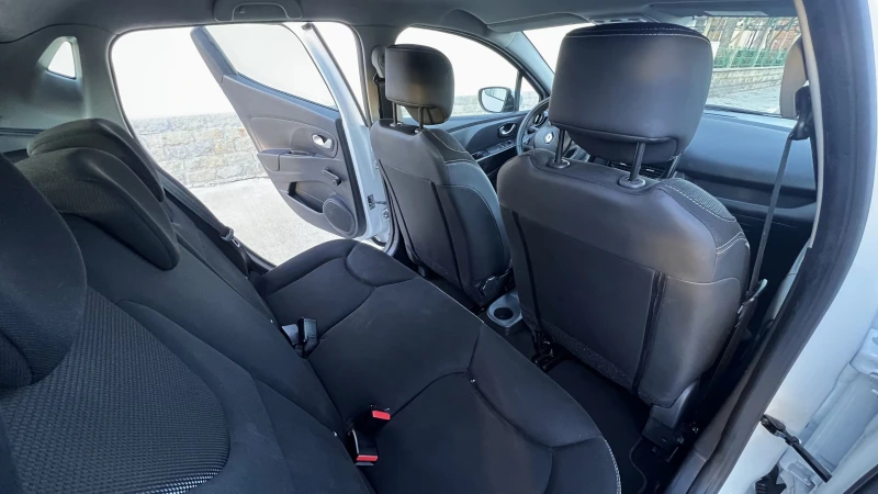 Renault Clio 1.2i 2015г, снимка 12 - Автомобили и джипове - 53438033