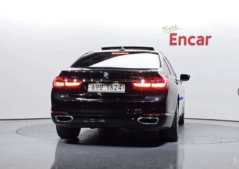 BMW 740 Ld * M-Package* * HeadUp* AвтоКредит* (ЦЕНА ДО БГ) - изображение 5