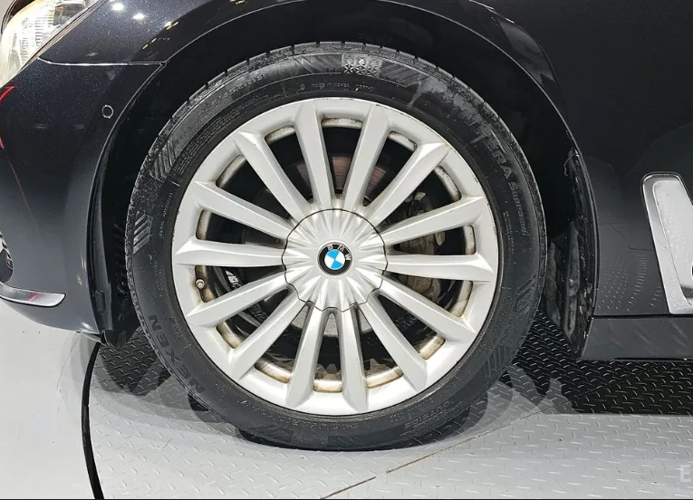 BMW 740 Ld * M-Package* * HeadUp* AвтоКредит* (ЦЕНА ДО БГ) - изображение 6