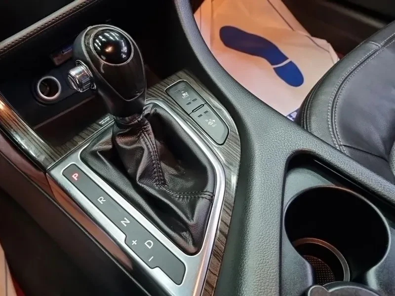 Kia K5 2.0 Prestige Basic Model, снимка 9 - Автомобили и джипове - 55652017