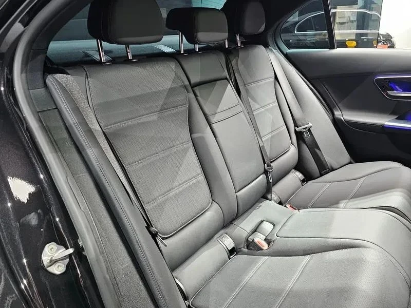 Mercedes-Benz C 200, снимка 11 - Автомобили и джипове - 56738379
