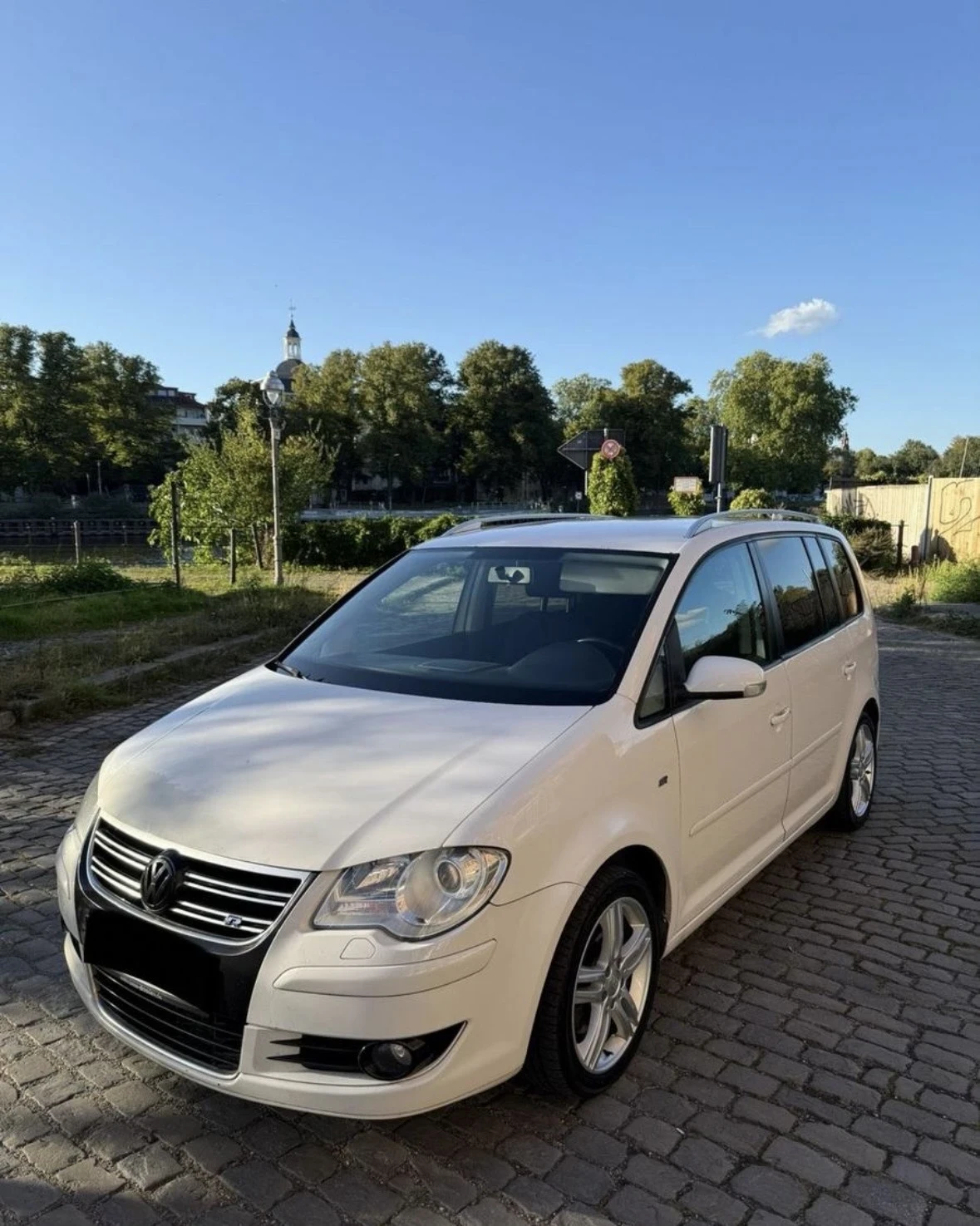 VW Touran 2.0 TDI R-Line 170 k.c. DSG, снимка 1