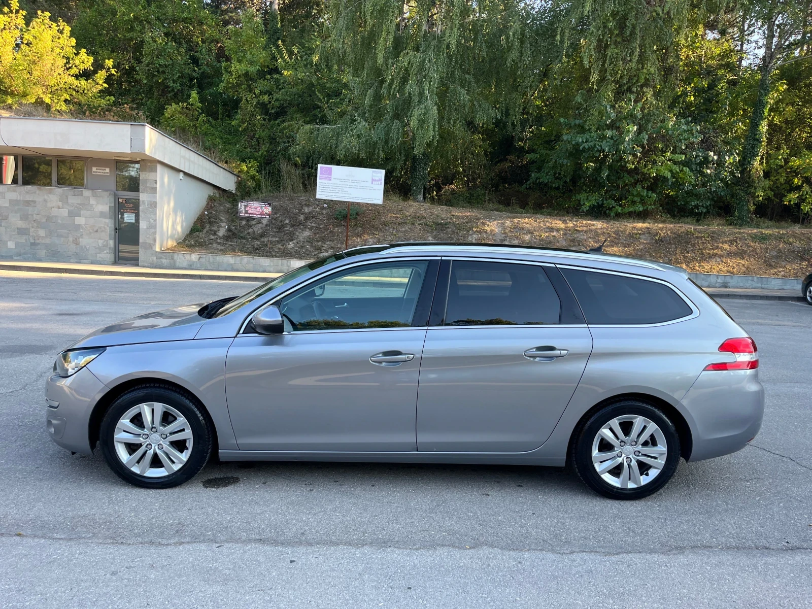 Peugeot 308 Панорама* Кожа* Навигация - изображение 3