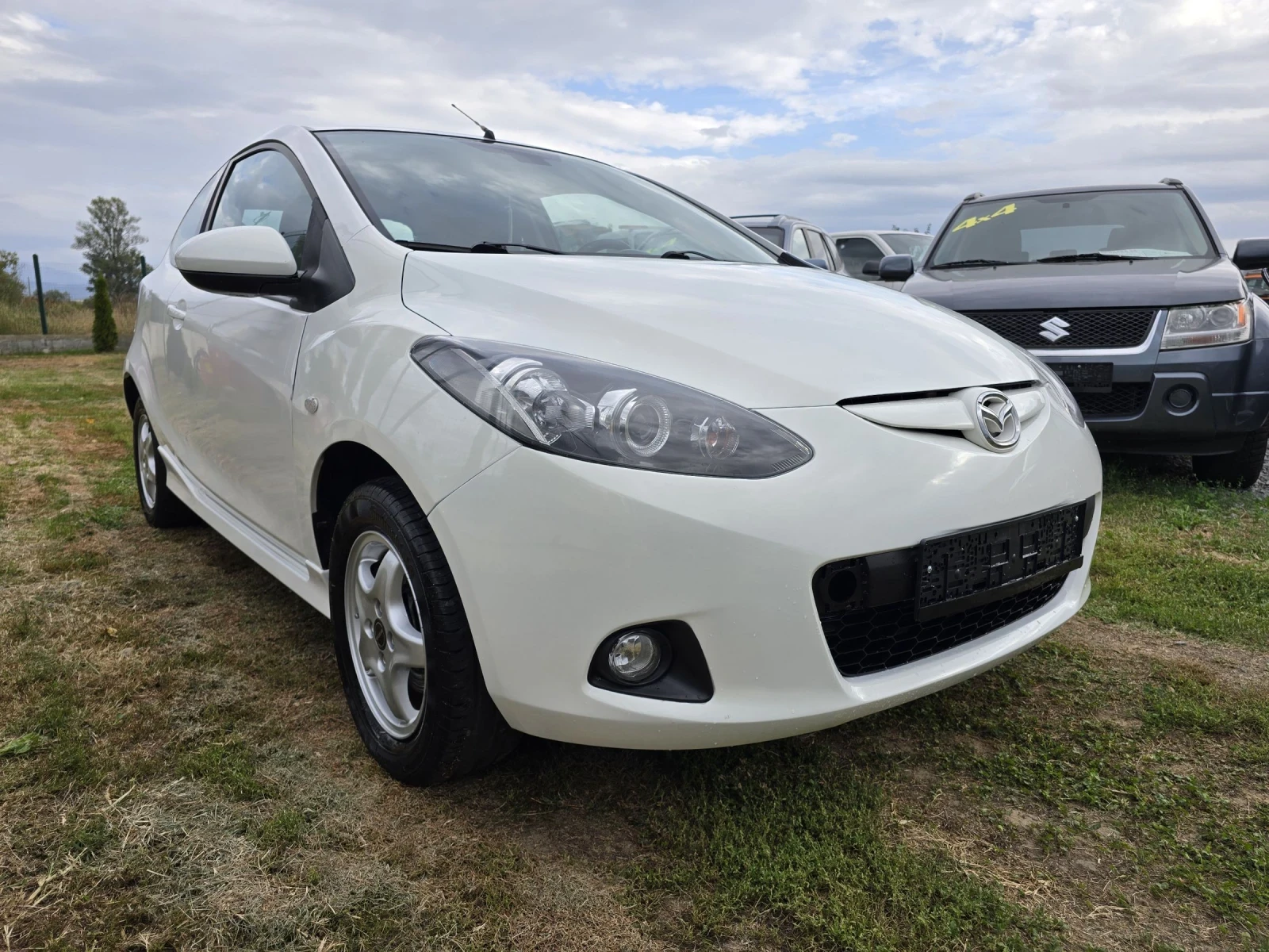 Mazda 2 1.5I Бяла Перла CH - изображение 2