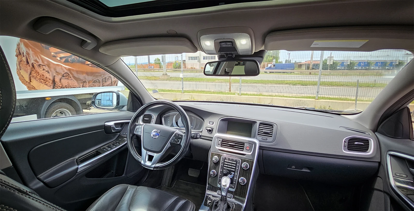 Volvo V60 Plug-in hybrid | Mobile.bg   11