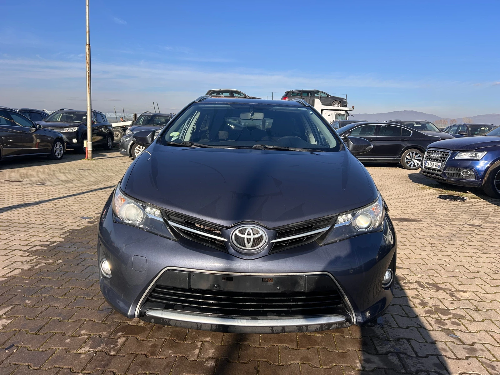 Toyota Auris 1.4D-4D NAVI/KAMERA EURO 5 - изображение 3