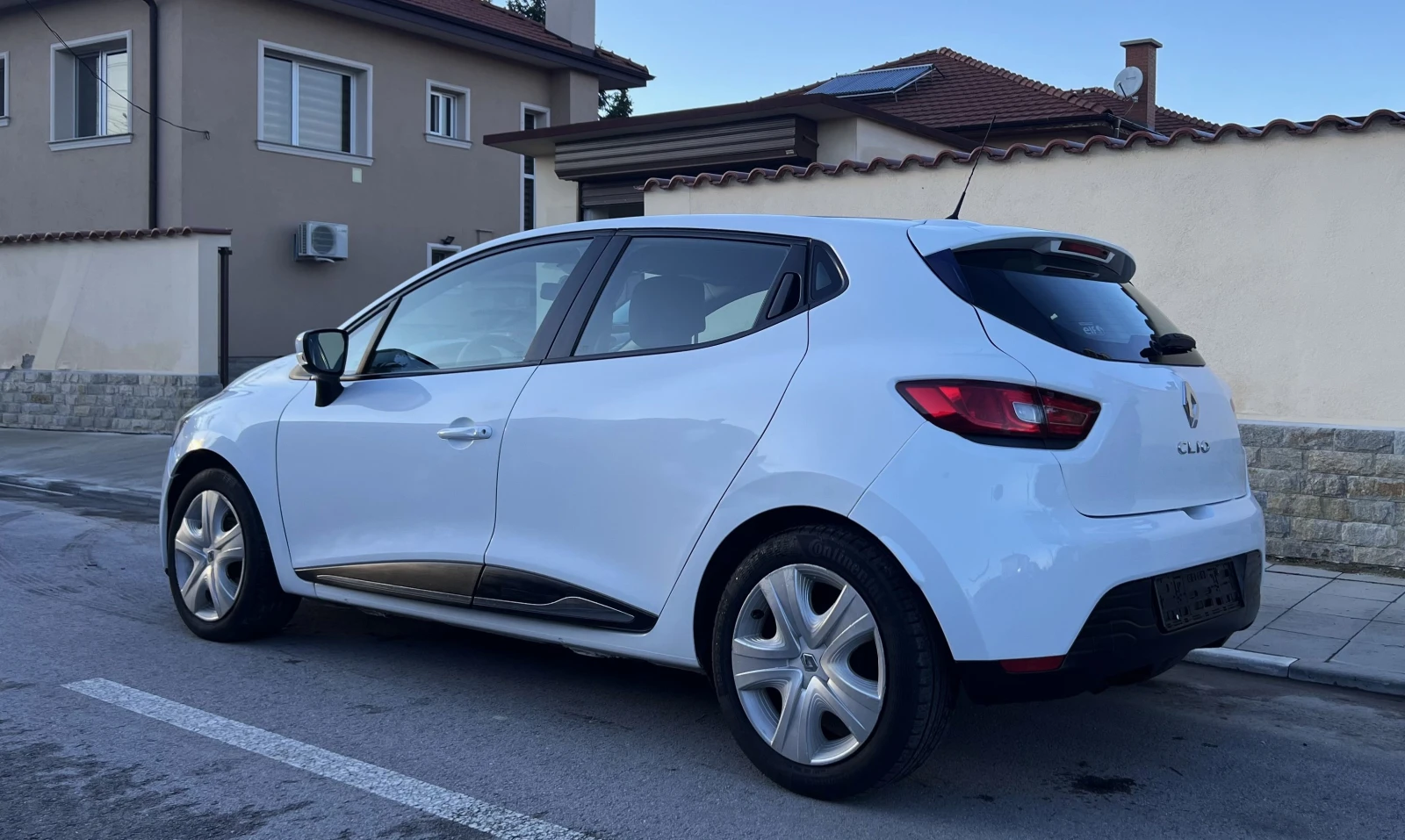 Renault Clio 1.2i 2015г - изображение 4