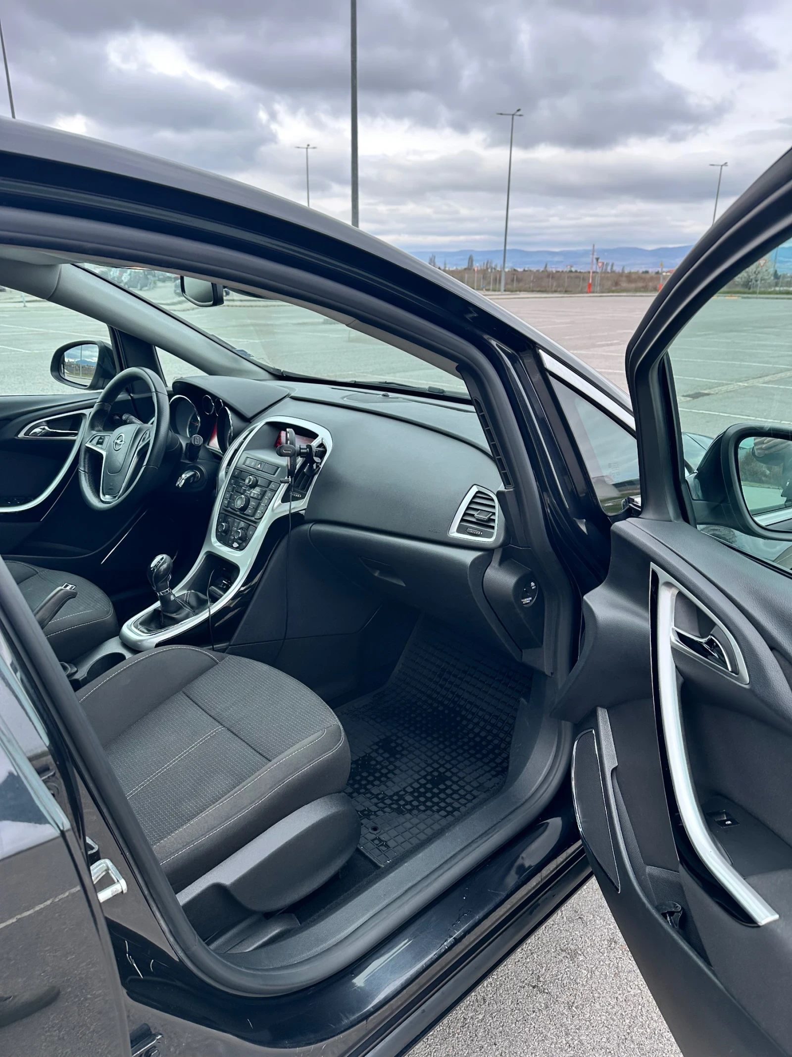 Opel Astra 1.7 CDTI, снимка 6 - Автомобили и джипове - 54182293