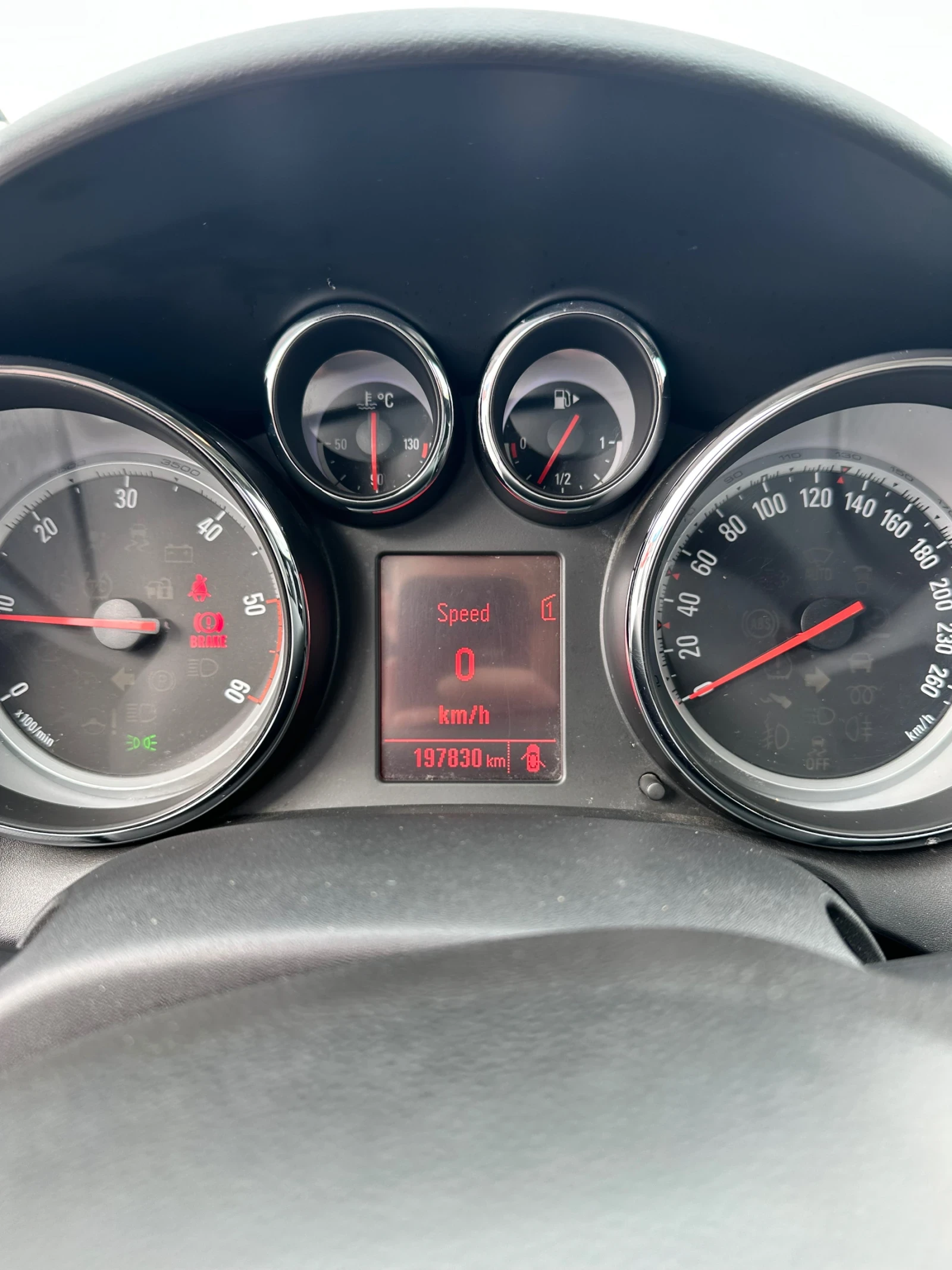 Opel Astra 1.7 CDTI, снимка 9 - Автомобили и джипове - 54182293