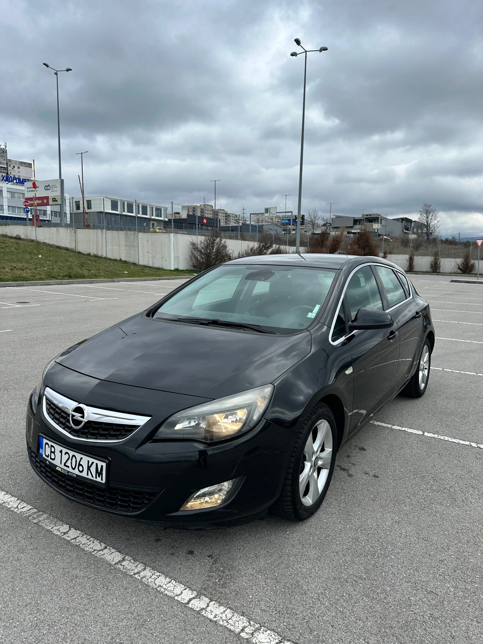 Opel Astra 1.7 CDTI, снимка 1 - Автомобили и джипове - 54182293
