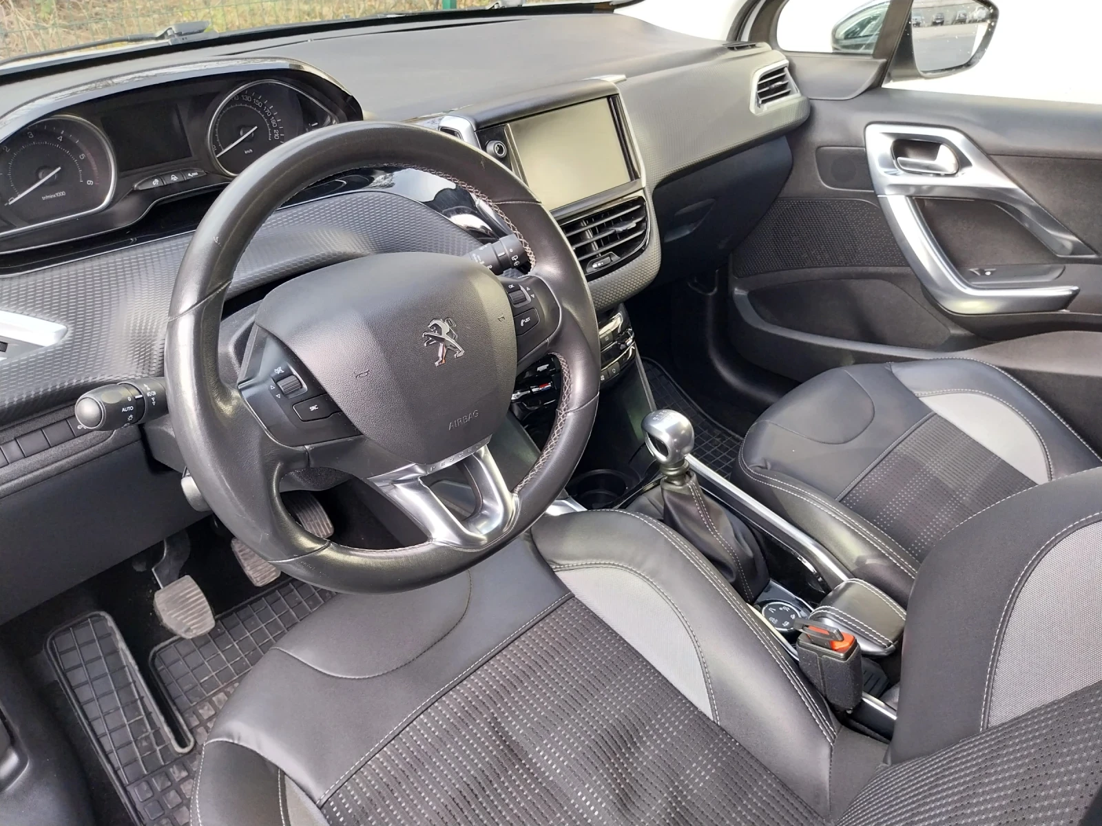 Peugeot 2008 Allure, снимка 5 - Автомобили и джипове - 54234630