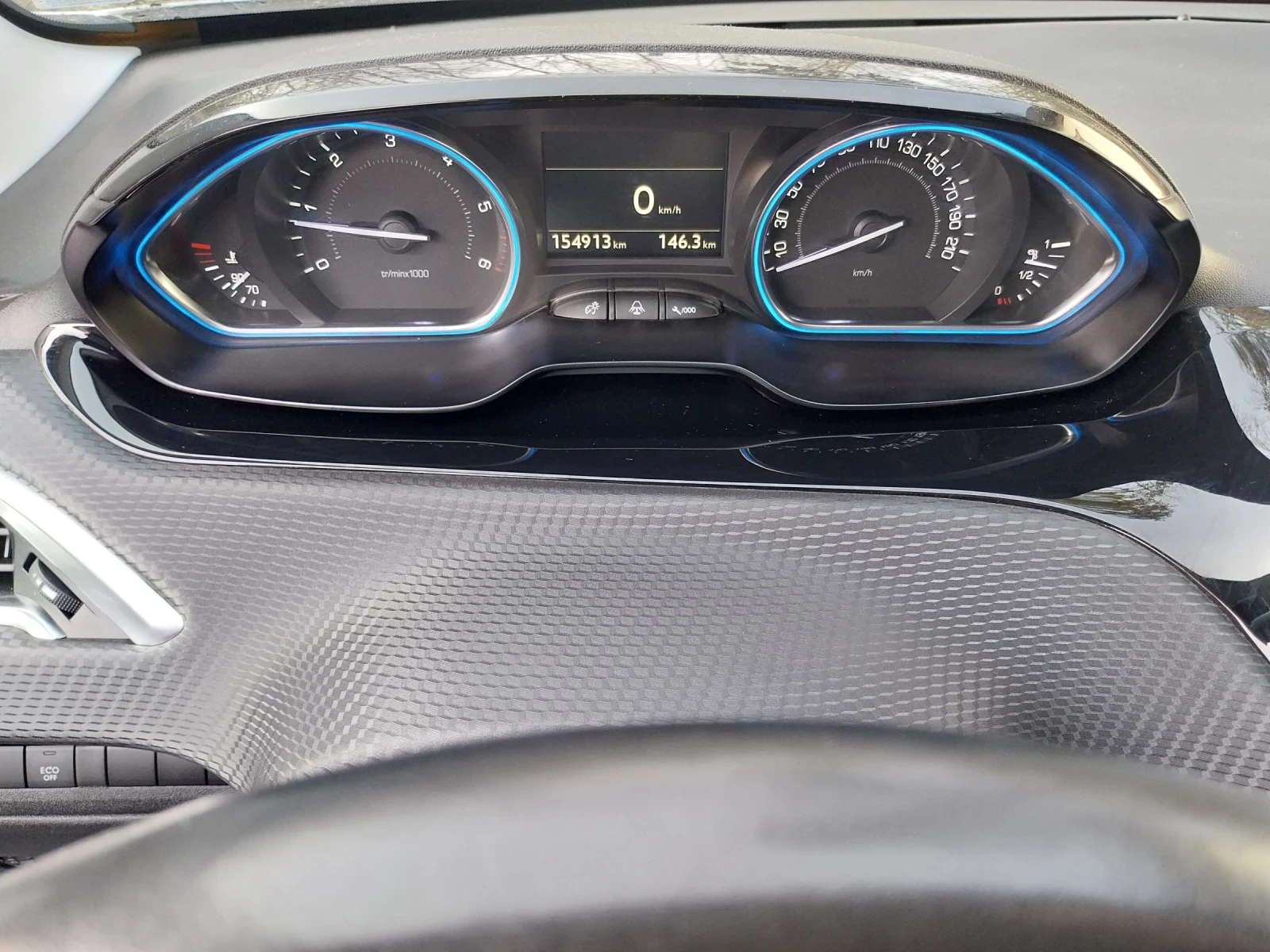 Peugeot 2008 Allure, снимка 8 - Автомобили и джипове - 54234630