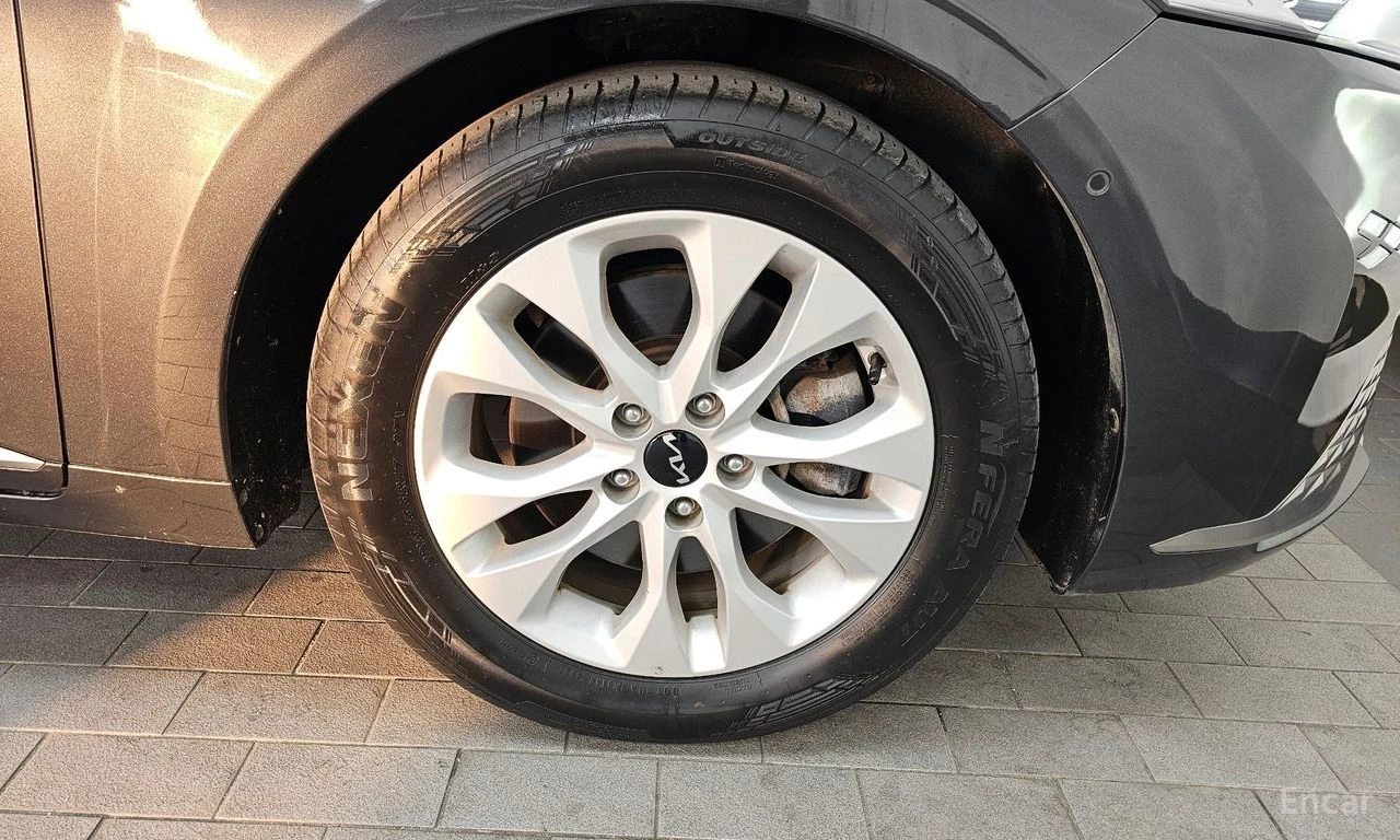 Kia K8 2.5* NOBLESSE* ПОДГРЕВ* ОБДУХВАНЕ* LANE* ASSIST* 3, снимка 5 - Автомобили и джипове - 54576879