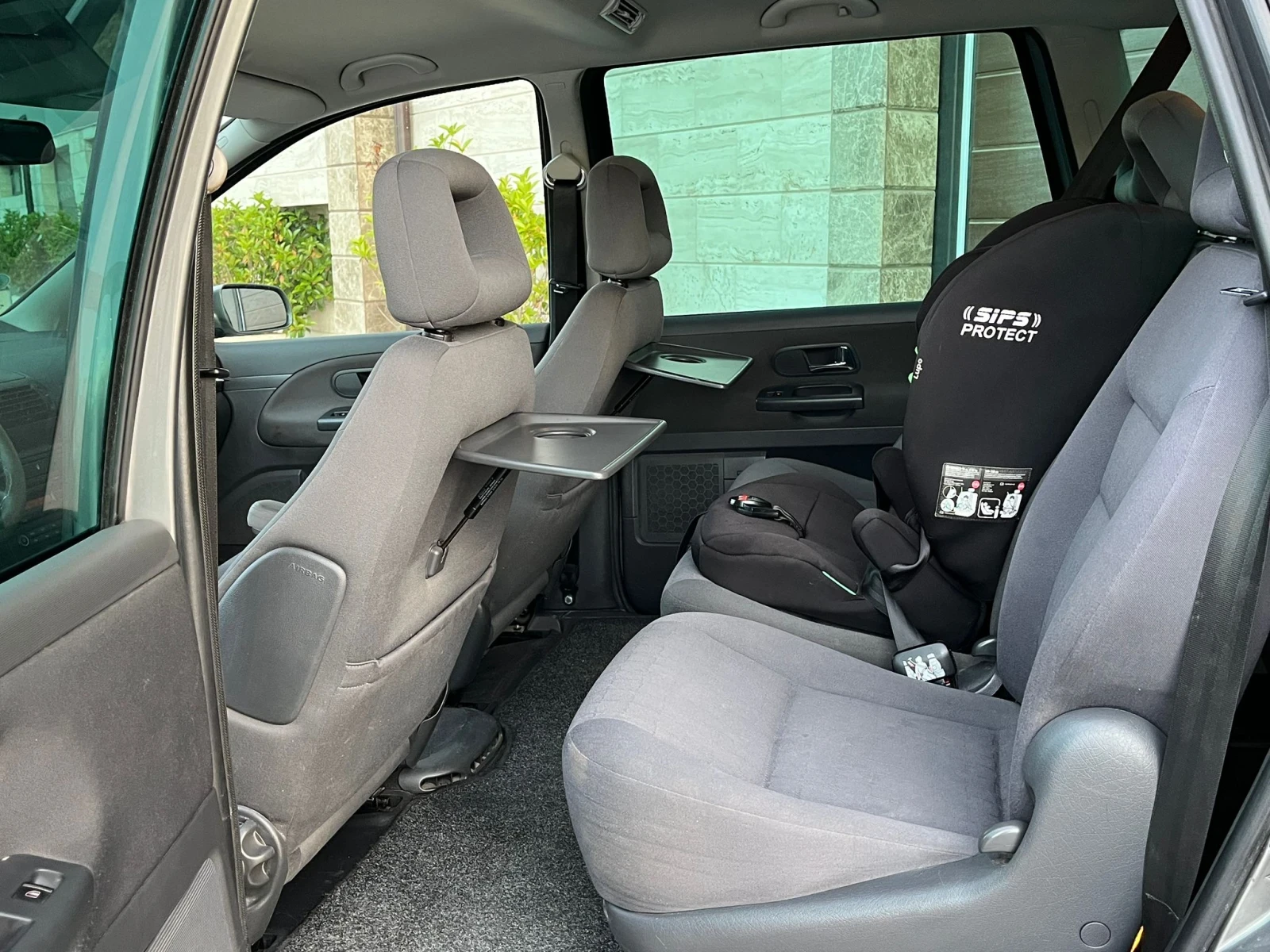 Seat Alhambra 2.0TDI/140/7М/2009/Г, снимка 12 - Автомобили и джипове - 54610910