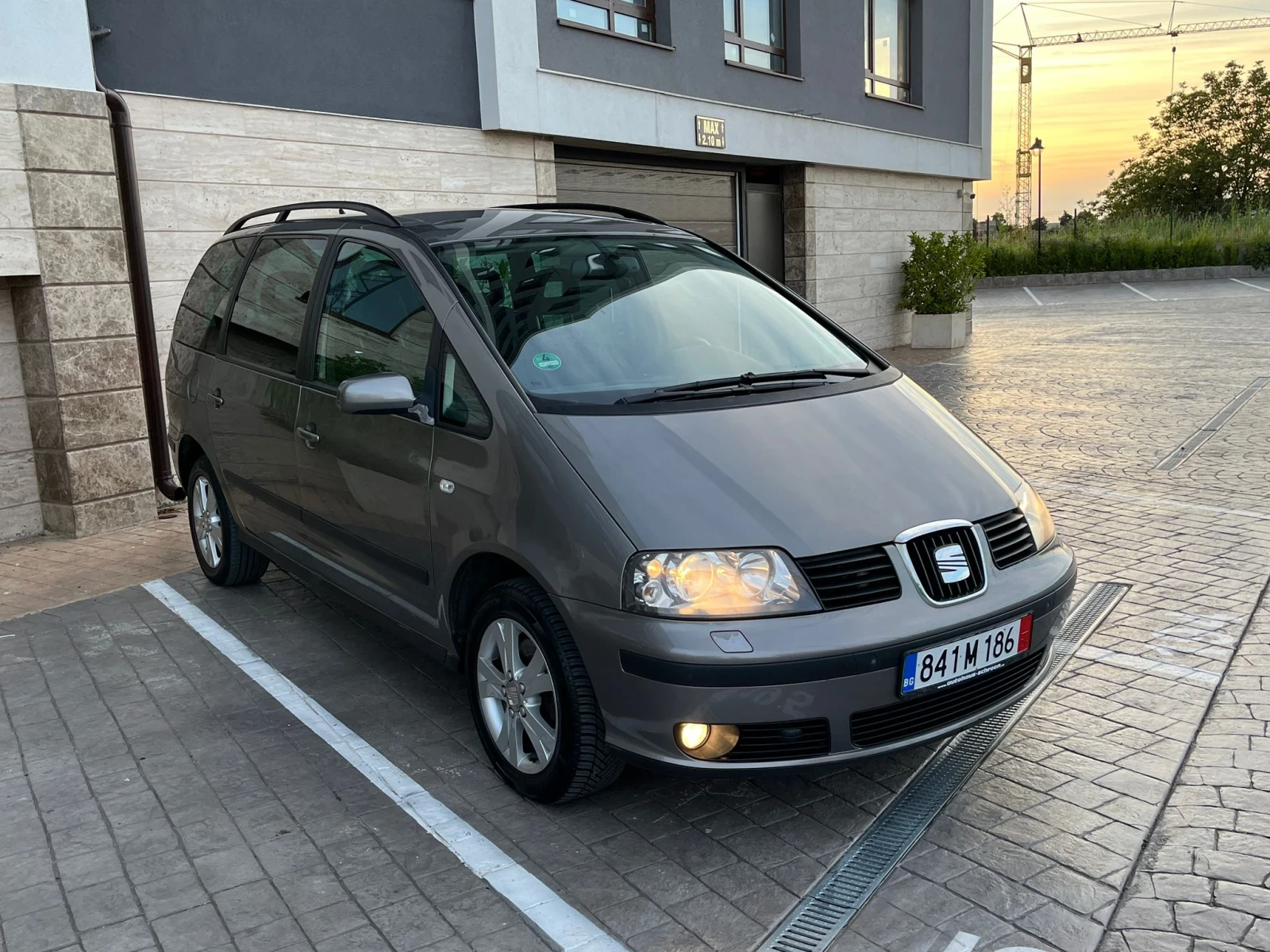 Seat Alhambra 2.0TDI/140/7М/2009/Г, снимка 7 - Автомобили и джипове - 54610910