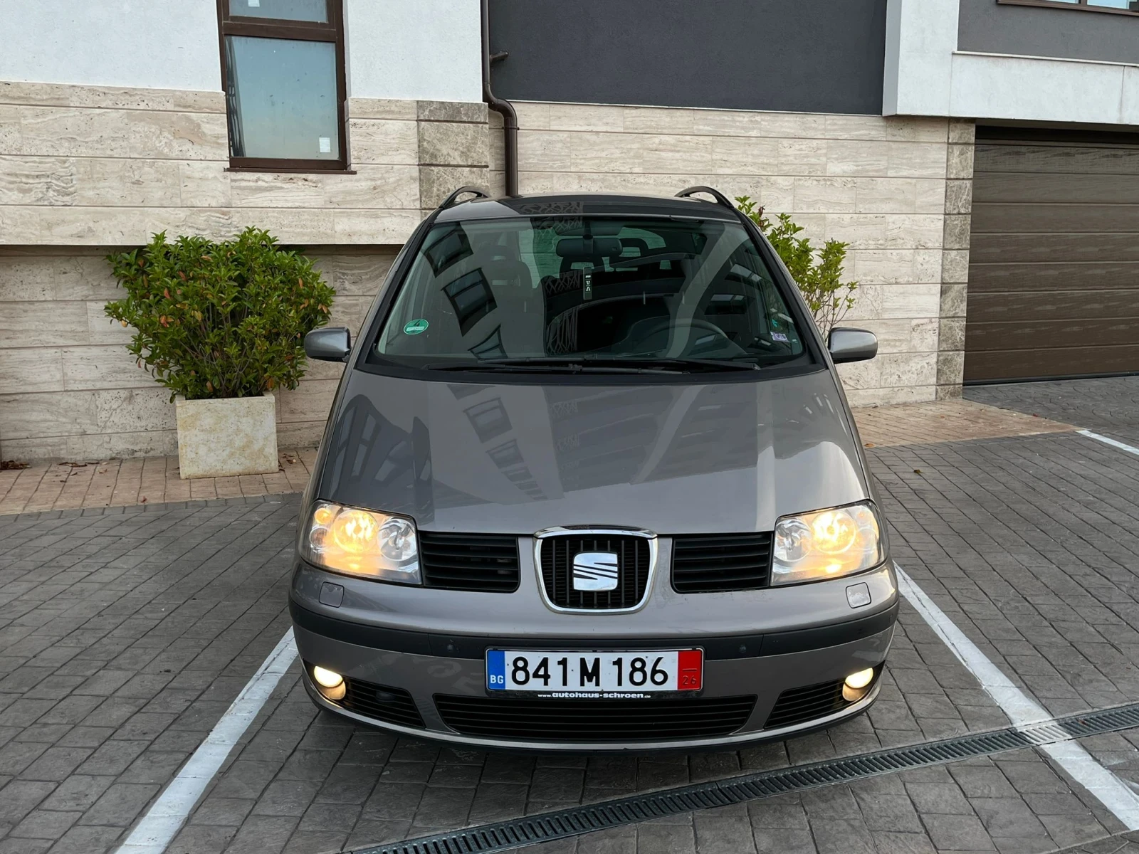 Seat Alhambra 2.0TDI/140/7М/2009/Г, снимка 8 - Автомобили и джипове - 54610910