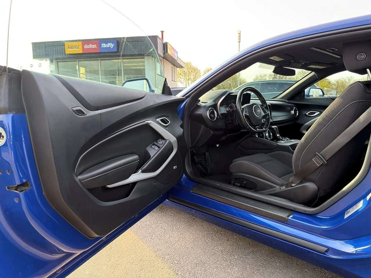 Chevrolet Camaro * 1LT RS Package | Sunroof | Apple CarPlay | Andro, снимка 17 - Автомобили и джипове - 54837696