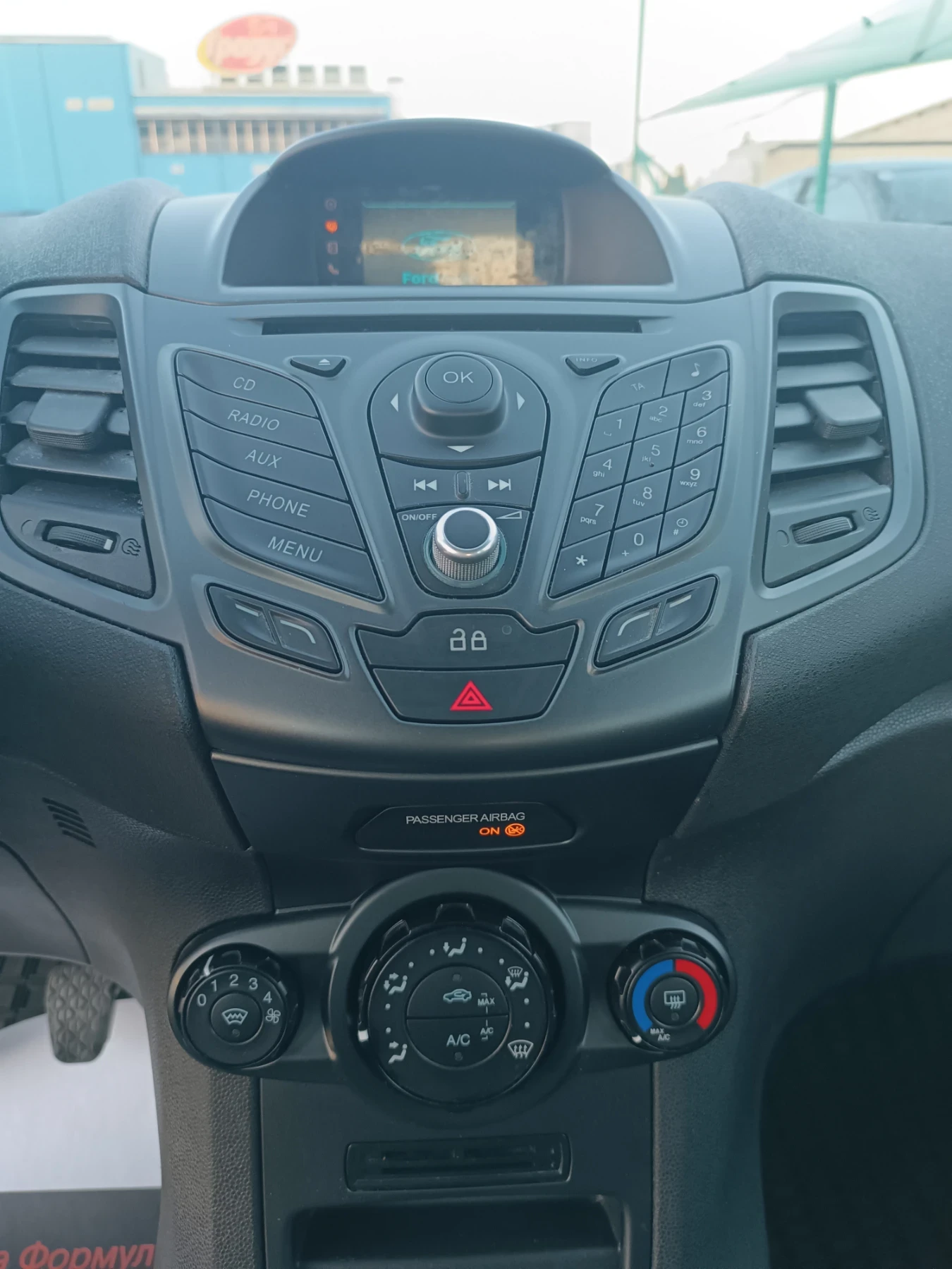 Ford Fiesta 1, 3 бензин, ПЕРФЕКТНА, ЛИЗИНГ , снимка 12 - Автомобили и джипове - 54939890