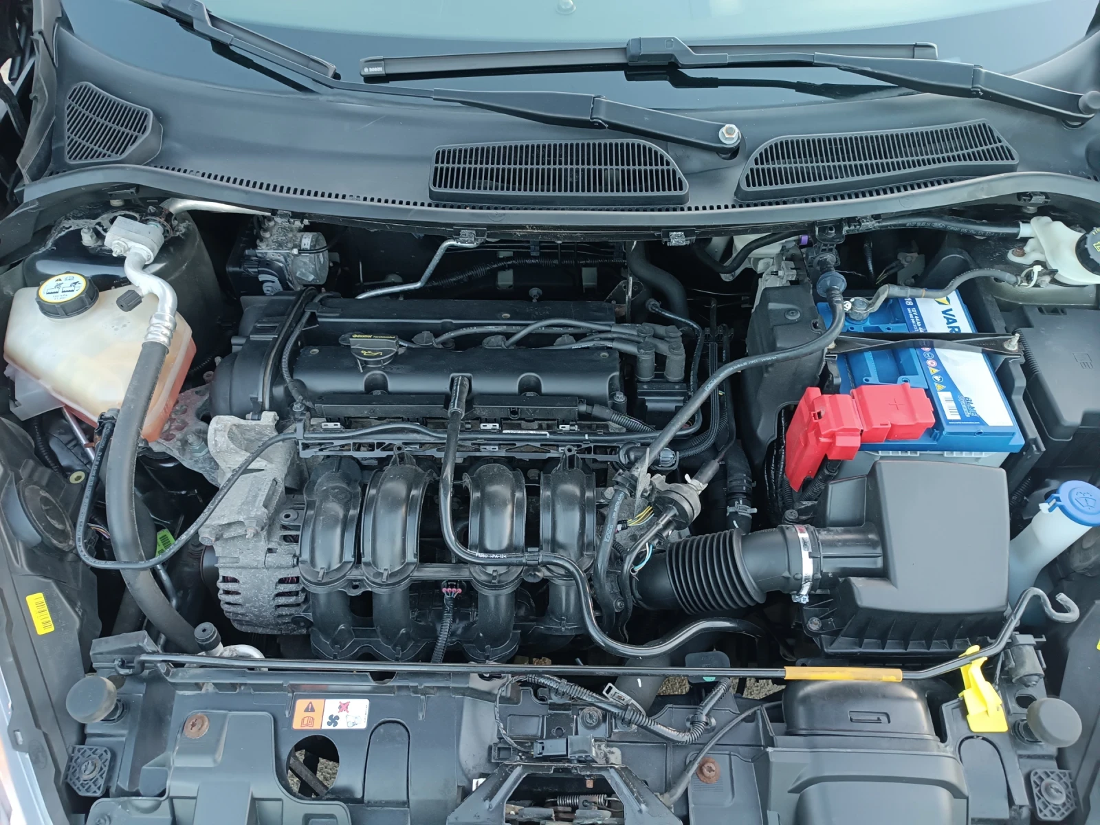 Ford Fiesta 1, 3 бензин, ПЕРФЕКТНА, ЛИЗИНГ , снимка 15 - Автомобили и джипове - 54939890
