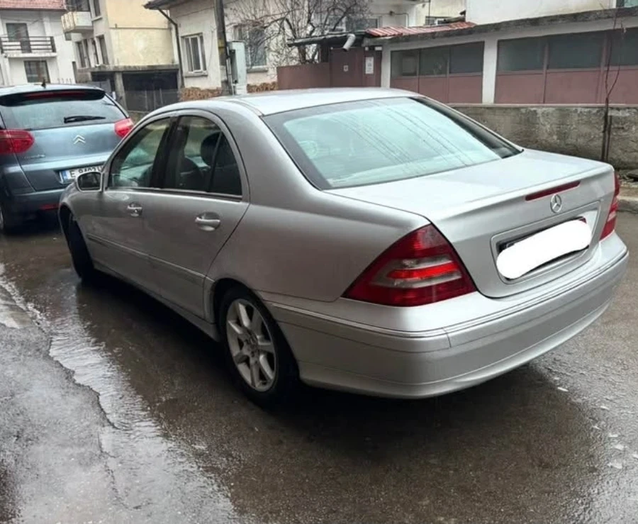 Mercedes-Benz C 220, снимка 2 - Автомобили и джипове - 55288052
