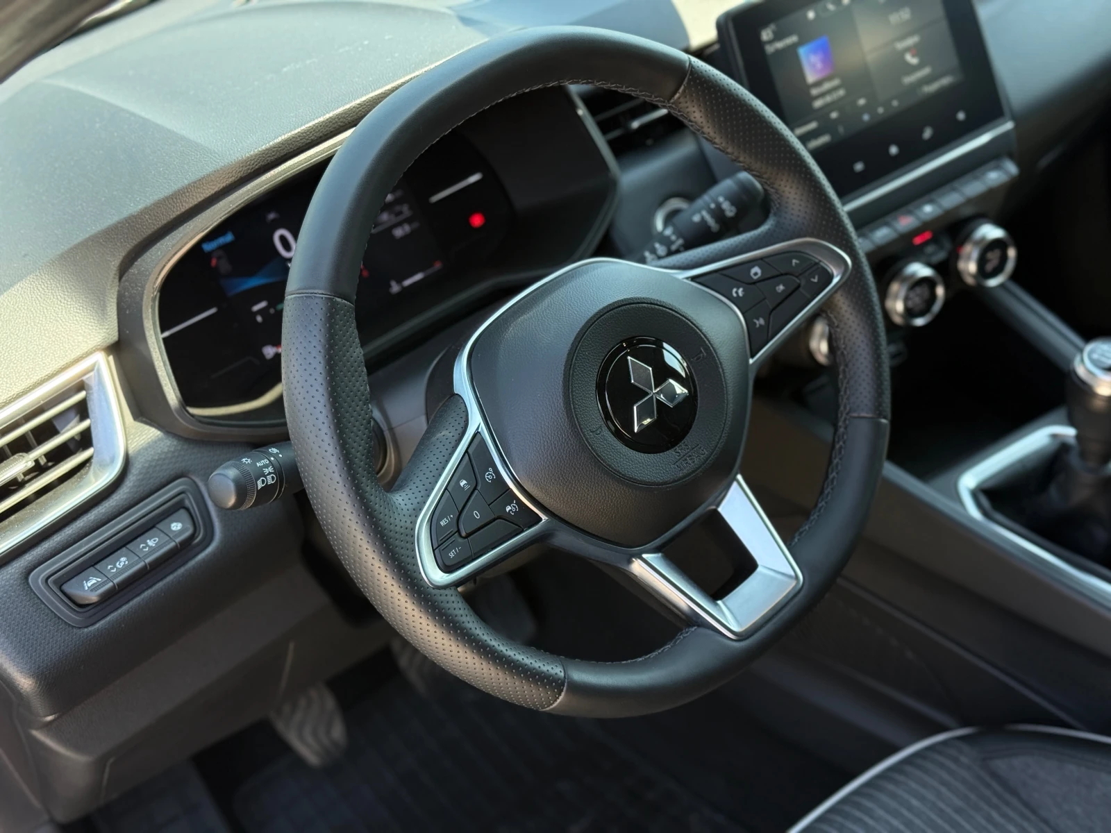 Renault Clio 1.0I * НОВ АВТОМОБИЛ* ДОКАЗУЕМИ КИЛОМЕТРИ* , снимка 6 - Автомобили и джипове - 55901864