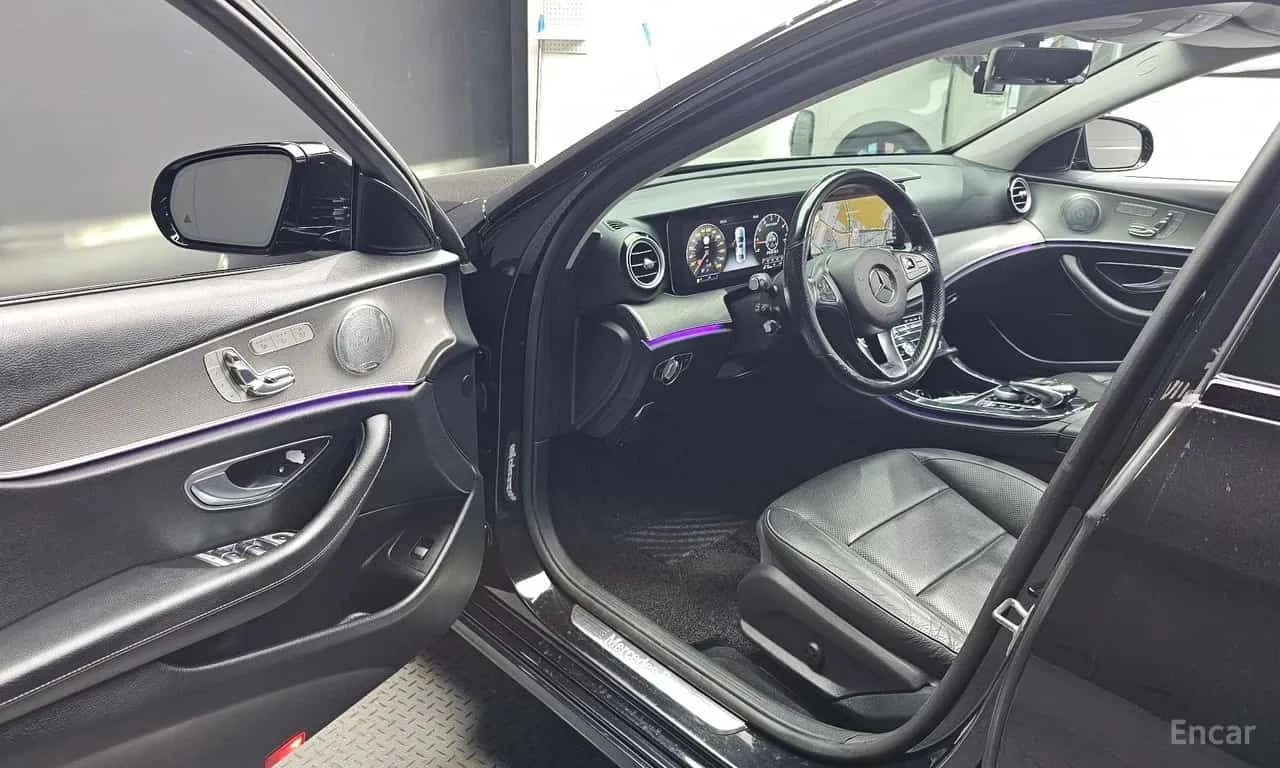 Mercedes-Benz E 300 Avantgarde | АВТОФИНАНСИРАНЕ | ЦЕНА ДО БЪЛГАРИЯ, снимка 10 - Автомобили и джипове - 56211664