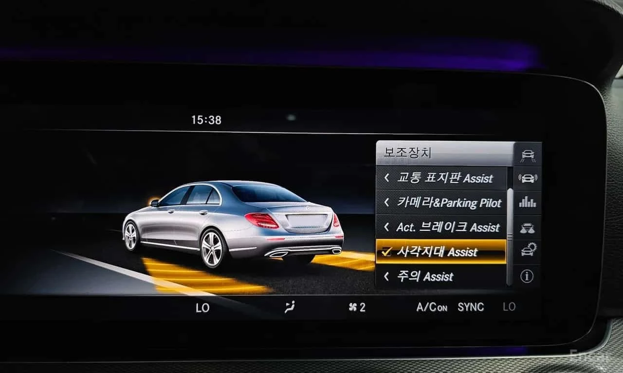Mercedes-Benz E 300 Avantgarde | АВТОФИНАНСИРАНЕ | ЦЕНА ДО БЪЛГАРИЯ, снимка 15 - Автомобили и джипове - 56211664
