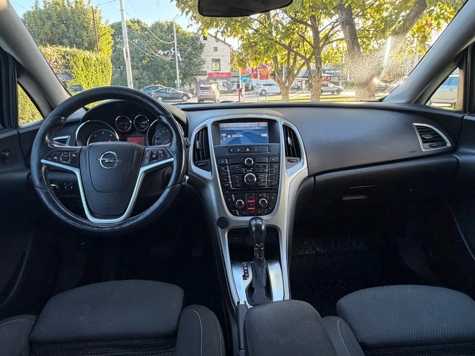 Opel Astra Автоматик, снимка 12 - Автомобили и джипове - 56348387