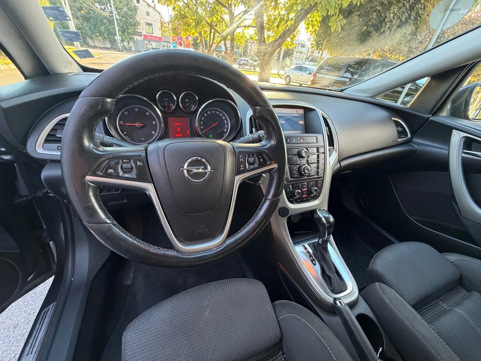 Opel Astra Автоматик, снимка 16 - Автомобили и джипове - 56348387