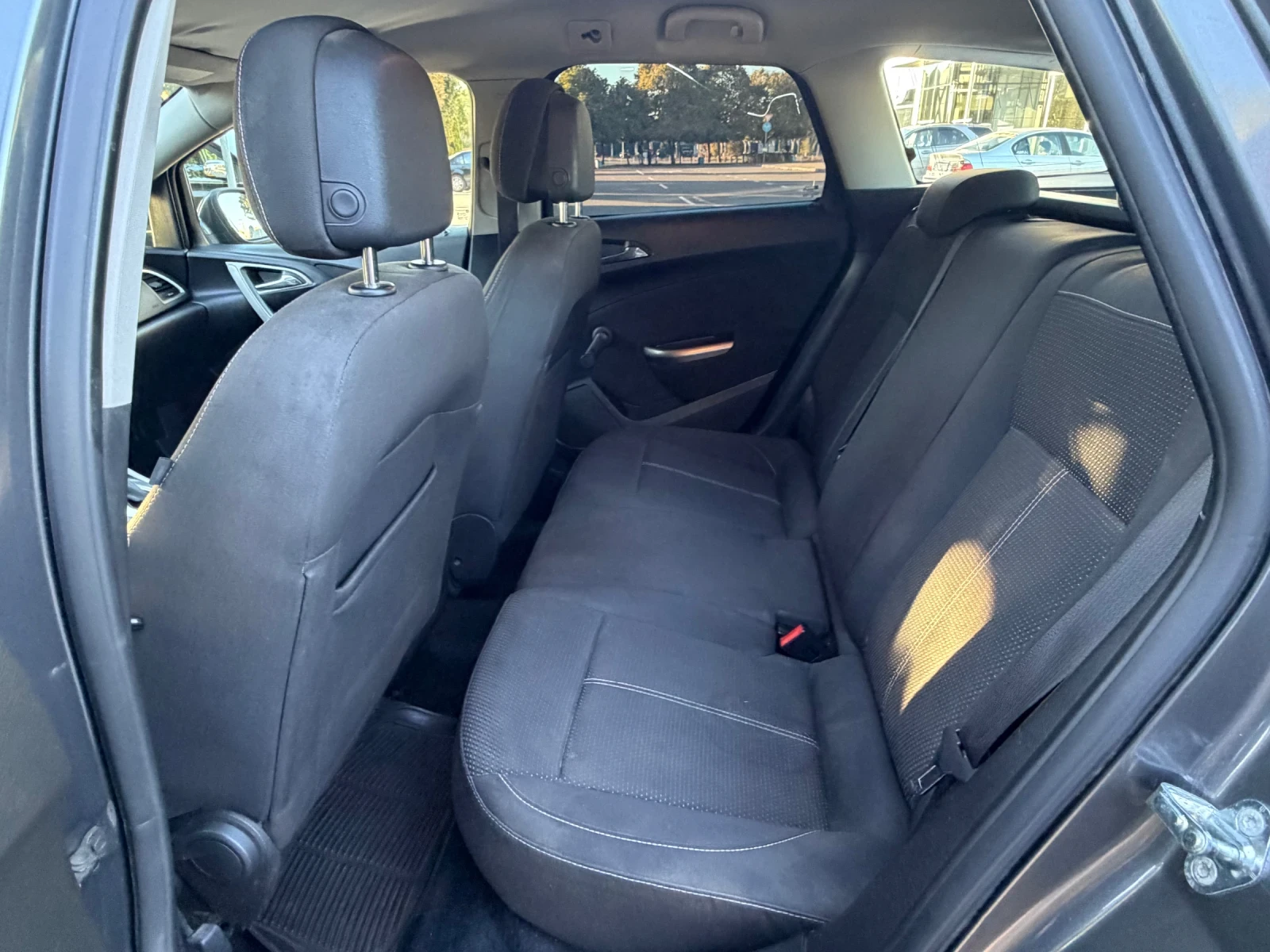Opel Astra Автоматик, снимка 11 - Автомобили и джипове - 56348387